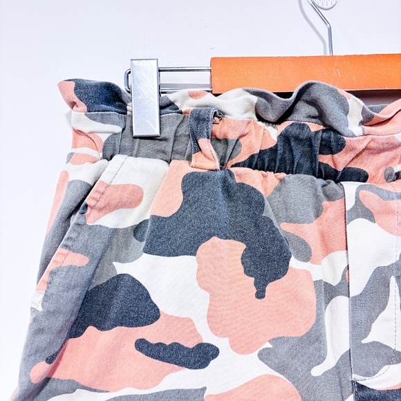 STREETWEAR SOCIETY Pink and green camouflage shorts - Picture 2 of 7